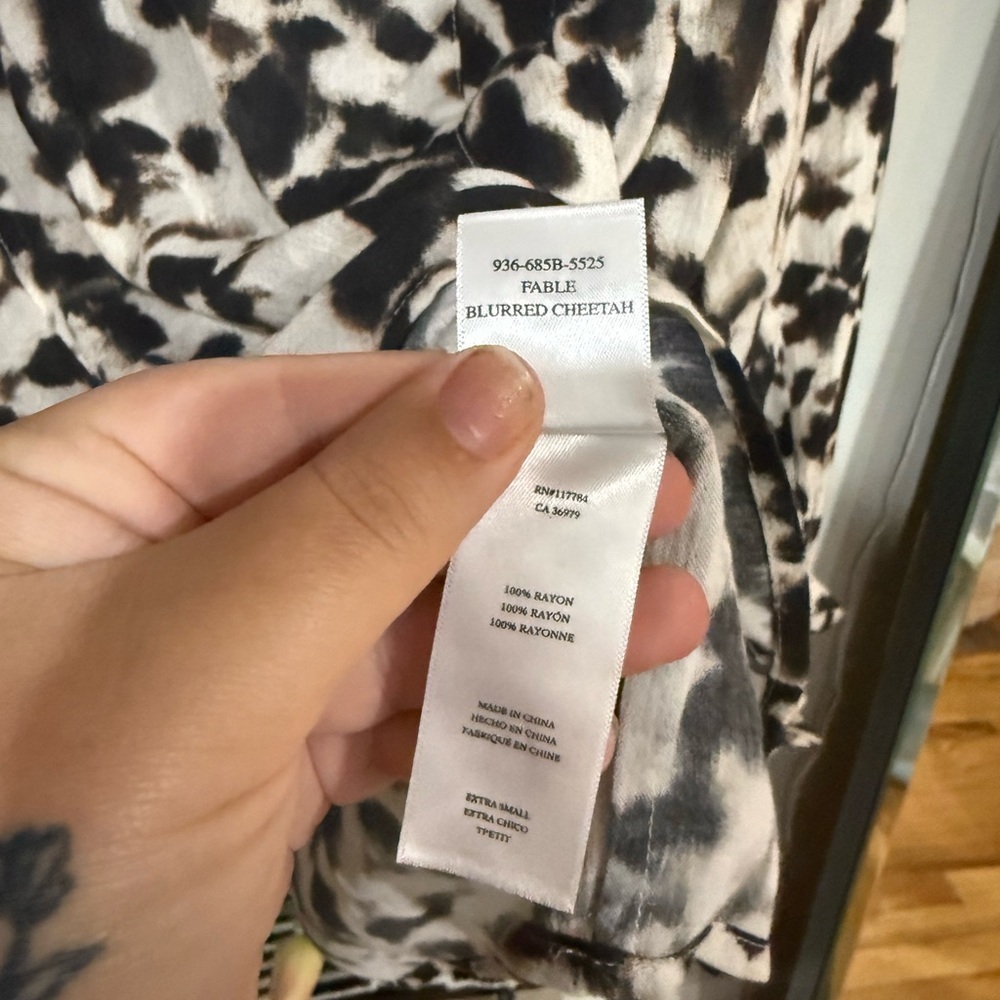 Rails Blurred Cheetah Print Blouse XS | Flowy Animal Print Top - Picture 8 of 10